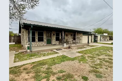 555 S Allen Street, Boyd, TX 76023 - Photo 2