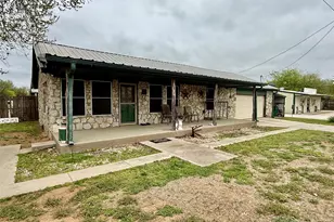 555 S Allen St, Boyd, TX 76023 - Photo 2