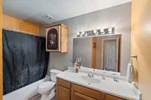 121 W Oneal St, Wills Point, TX 75169 - Photo 8