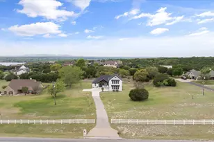 2902 Davis Rd, Granbury, TX 76049 - Photo 2