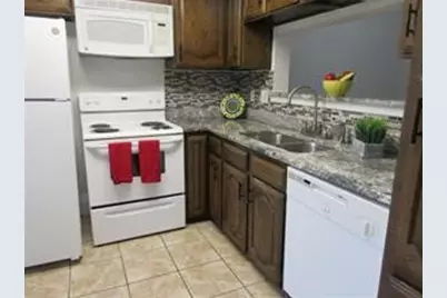 917 Turtle Cove #138, Irving, TX 75060 - Photo 2