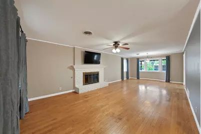 526 Waggoner Drive, Arlington, TX 76013 - Photo 2