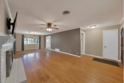 526 Waggoner Drive, Arlington, TX 76013 - Photo 8