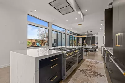 921 N Bailey Avenue, Fort Worth, TX 76107 - Photo 14