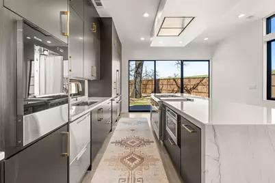 921 N Bailey Avenue, Fort Worth, TX 76107 - Photo 16