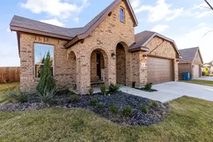 117 Cheryl Dr, Keene, TX 76059 - Photo 4