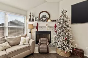 117 Cheryl Dr, Keene, TX 76059 - Photo 16