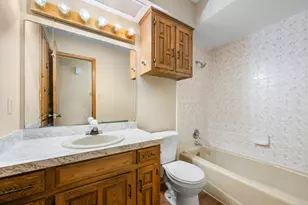 210 Iroquois Ln, Waxahachie, TX 75165 - Photo 12