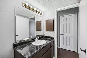 724 W Collins St, Denton, TX 76201 - Photo 20