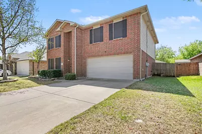 1349 Hillside Drive, Burleson, TX 76028 - Photo 4