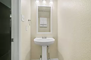 1349 Hillside Dr, Burleson, TX 76028 - Photo 14