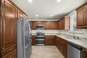 1349 Hillside Dr, Burleson, TX 76028 - Photo 10