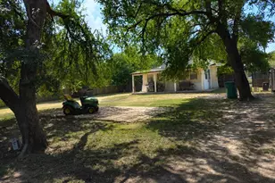 401 Powers St, Lacy Lakeview, TX 76705 - Photo 16