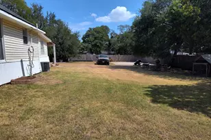 401 Powers St, Lacy Lakeview, TX 76705 - Photo 18