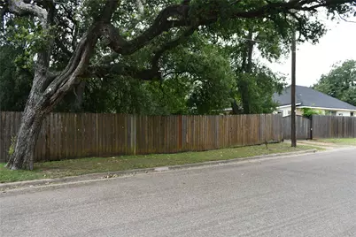 401 Powers Street, Lacy Lakeview, TX 76705 - Photo 22