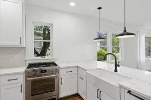 2250 Lipscomb St, Fort Worth, TX 76110 - Photo 10