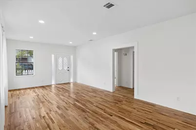 2250 Lipscomb Street, Fort Worth, TX 76110 - Photo 4