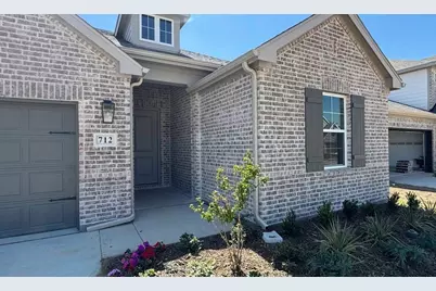 712 Tyronza Drive, Justin, TX 76247 - Photo 2