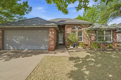 1408 Spanish Trail Drive, Granbury, TX 76048 - Photo 2