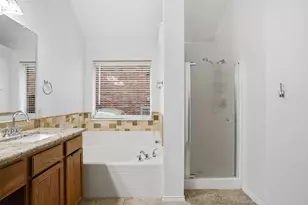 5605 Southern Hills Dr, North Richland Hills, TX 76180 - Photo 16