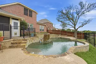5605 Southern Hills Dr, North Richland Hills, TX 76180 - Photo 2