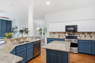 5605 Southern Hills Dr, North Richland Hills, TX 76180 - Photo 4