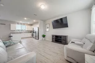 926 Hurstwood Dr, Van Alstyne, TX 75495 - Photo 2