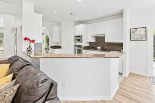 12165 Shoal Creek Dr, Frisco, TX 75035 - Photo 8