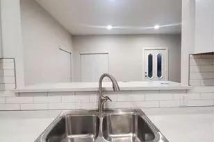 1017 E Humbolt St, Fort Worth, TX 76104 - Photo 12