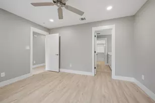 1004 S 1st St, Sherman, TX 75090 - Photo 14