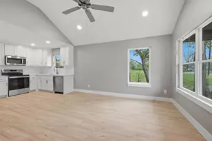 1004 S 1st St, Sherman, TX 75090 - Photo 8