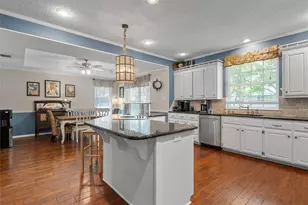 418 Riverview Dr, Woodway, TX 76712 - Photo 8