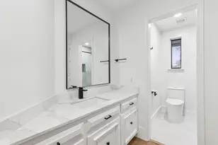 7420 Royal Ln, Dallas, TX 75230 - Photo 32