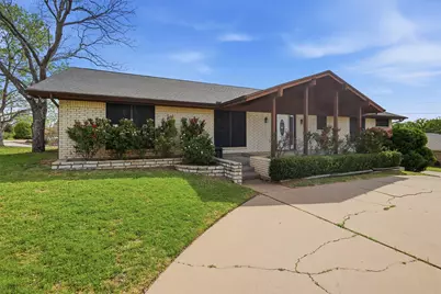 4607 Cimmaron Trail, Granbury, TX 76049 - Photo 4