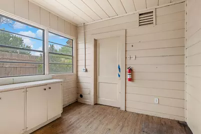 101 W Park Row Drive, Arlington, TX 76010 - Photo 10