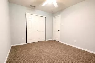 208 Creek Point Ln, Arlington, TX 76002 - Photo 6