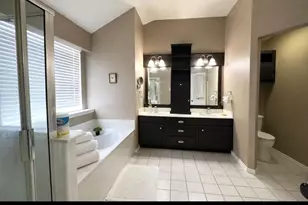 208 Creek Point Ln, Arlington, TX 76002 - Photo 10