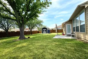 208 Creek Point Ln, Arlington, TX 76002 - Photo 12