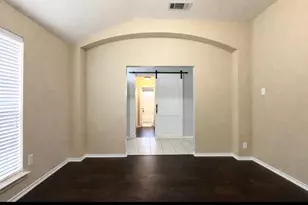 208 Creek Point Ln, Arlington, TX 76002 - Photo 4