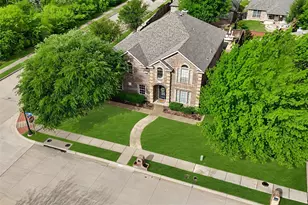 5540 La Bandera Tr, Benbrook, TX 76126 - Photo 2