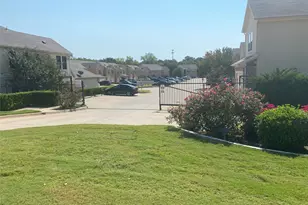 1534 Aldra Dr, Fort Worth, TX 76120 - Photo 2