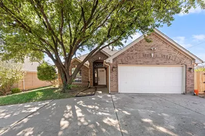 1015 Harwood Court, Euless, TX 76039 - Photo 1