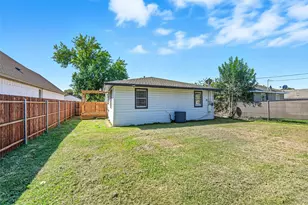 1830 San Antonio St, Grand Prairie, TX 75051 - Photo 26