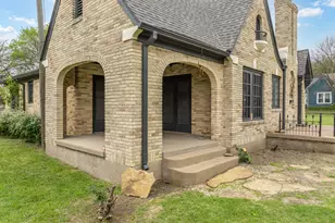 1004 E Franklin St, Hillsboro, TX 76645 - Photo 4