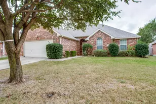 2705 Emerald Ln, McKinney, TX 75071 - Photo 2