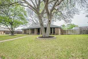 911 Cambridge Dr, Duncanville, TX 75137 - Photo 4