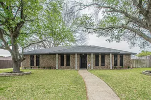 911 Cambridge Dr, Duncanville, TX 75137 - Photo 1