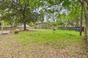 224 S Pinkerton St, Athens, TX 75751 - Photo 20