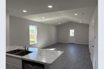 211 Blue Bird Ln, Mineola, TX 75773 - Photo 2
