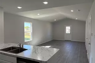211 Blue Bird Ln, Mineola, TX 75773 - Photo 2